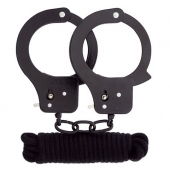 Чёрные наручники из листового металла в комплекте с веревкой BONDX METAL CUFFS LOVE ROPE SET - Dream Toys - купить с доставкой в Грозном