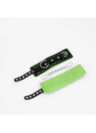 Черно-зеленые кожаные наручники с зеленой строчкой - Crazy Handmade - купить с доставкой в Грозном