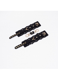 Черные кожаные наручники с узорами и золотистой фурнитурой - Crazy Handmade - купить с доставкой в Грозном
