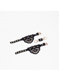 Черные кожаные наручники с клепками, кольцами и золотистой фурнитурой - Crazy Handmade - купить с доставкой в Грозном