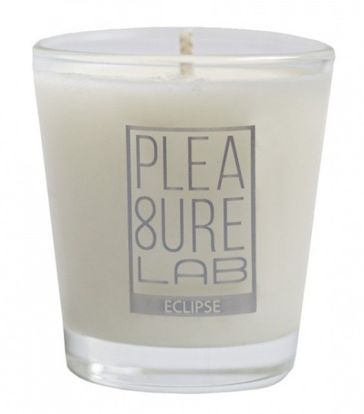 Массажная свеча Eclipse с ароматом сосны - 50 мл. - Pleasure Lab - купить с доставкой в Грозном