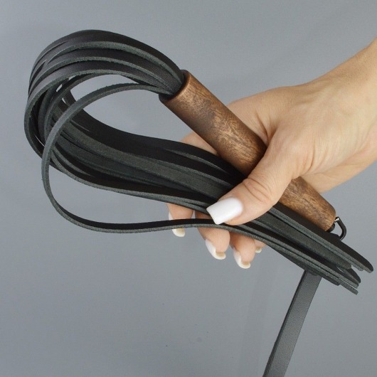 Черная кожаная плеть с деревянной рукоятью - 44 см. - Sitabella - купить с доставкой в Грозном