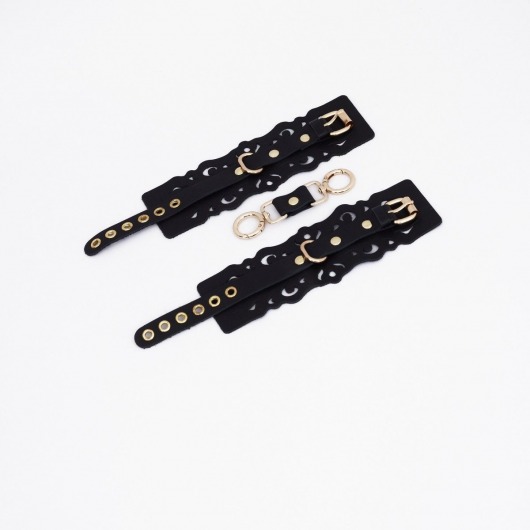 Черные кожаные наручники с узорами и золотистой фурнитурой - Crazy Handmade - купить с доставкой в Грозном